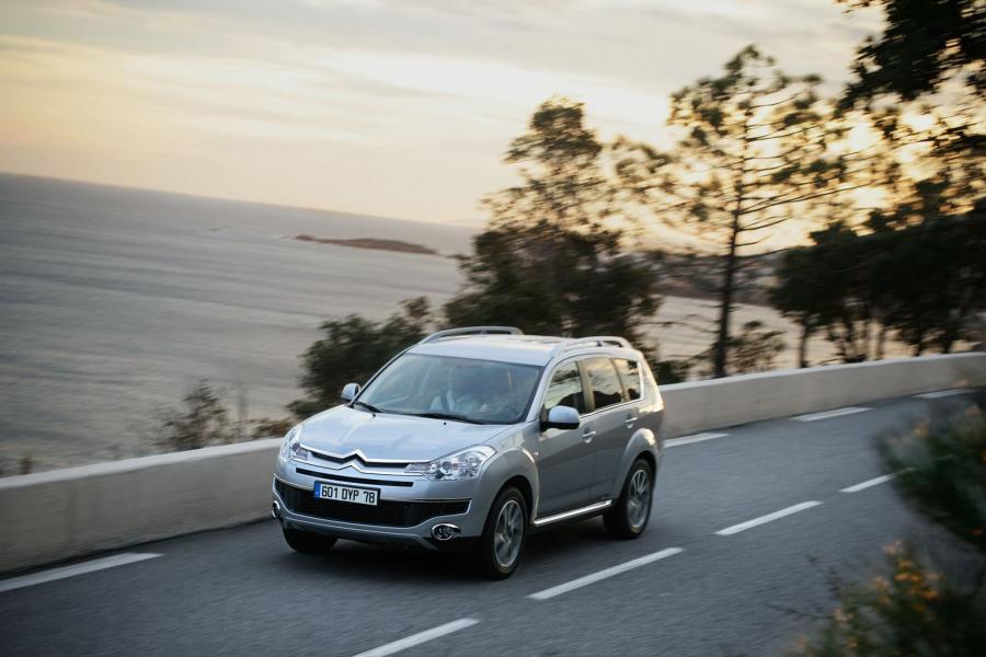  Citroen C-Crosser 2008 года  (фото 96 из 144)